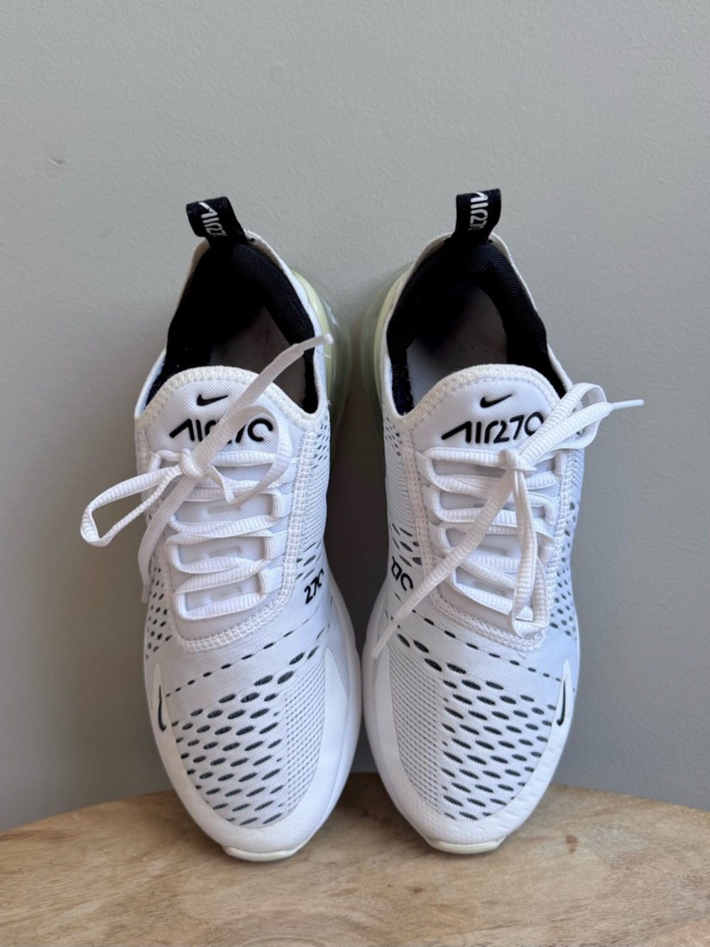 Women's Nike Air Max 270 Size 11.5 Sneakers White/Black/White (AH6789 100) - Picture 10 of 12